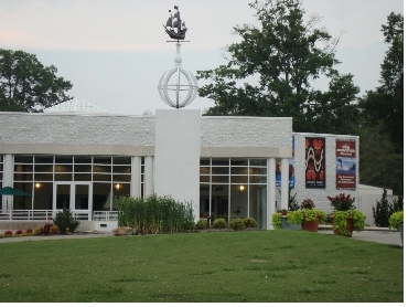The concentration of museums in District II is
transforming the area into the City’s cultural corridor. Intro 2.svg