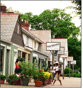 Hilton Village neighborhood center contains
service commercial uses with a community
theater, restaurants, and specialty stores. Neighborhood Centers.svg